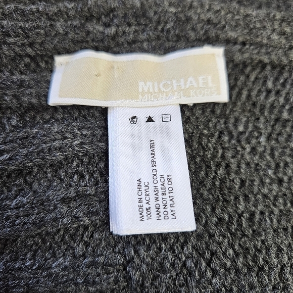 MICHAEL Michael Kors Soft Dark Gray Silver Sparkle Logo Knit Scarf - Picture 4 of 6